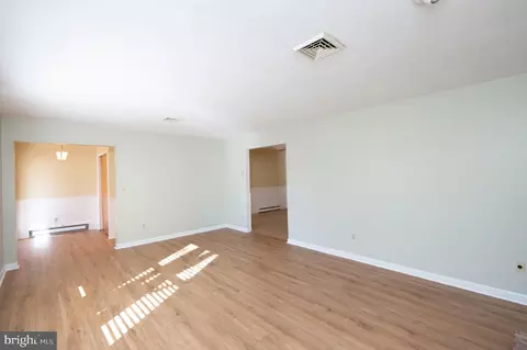 Living - 5546 Bonnie Brook Rd, Cambridge, MD 21613 photo 6 of 6