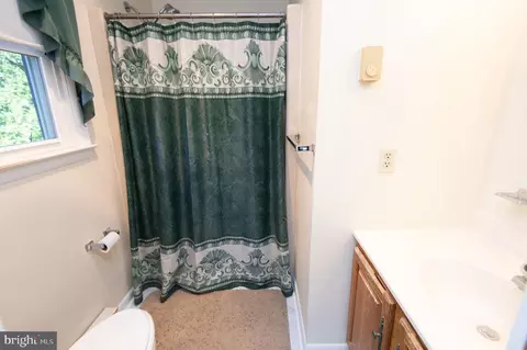 Bath - 5546 Bonnie Brook Rd, Cambridge, MD 21613 photo 1 of 2