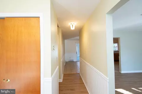 Entry Way - 5546 Bonnie Brook Rd, Cambridge, MD 21613 photo 2 of 9