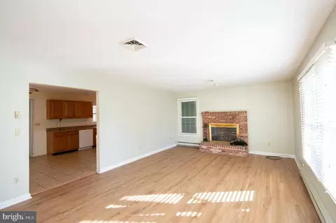 Living - 5546 Bonnie Brook Rd, Cambridge, MD 21613 photo 1 of 6