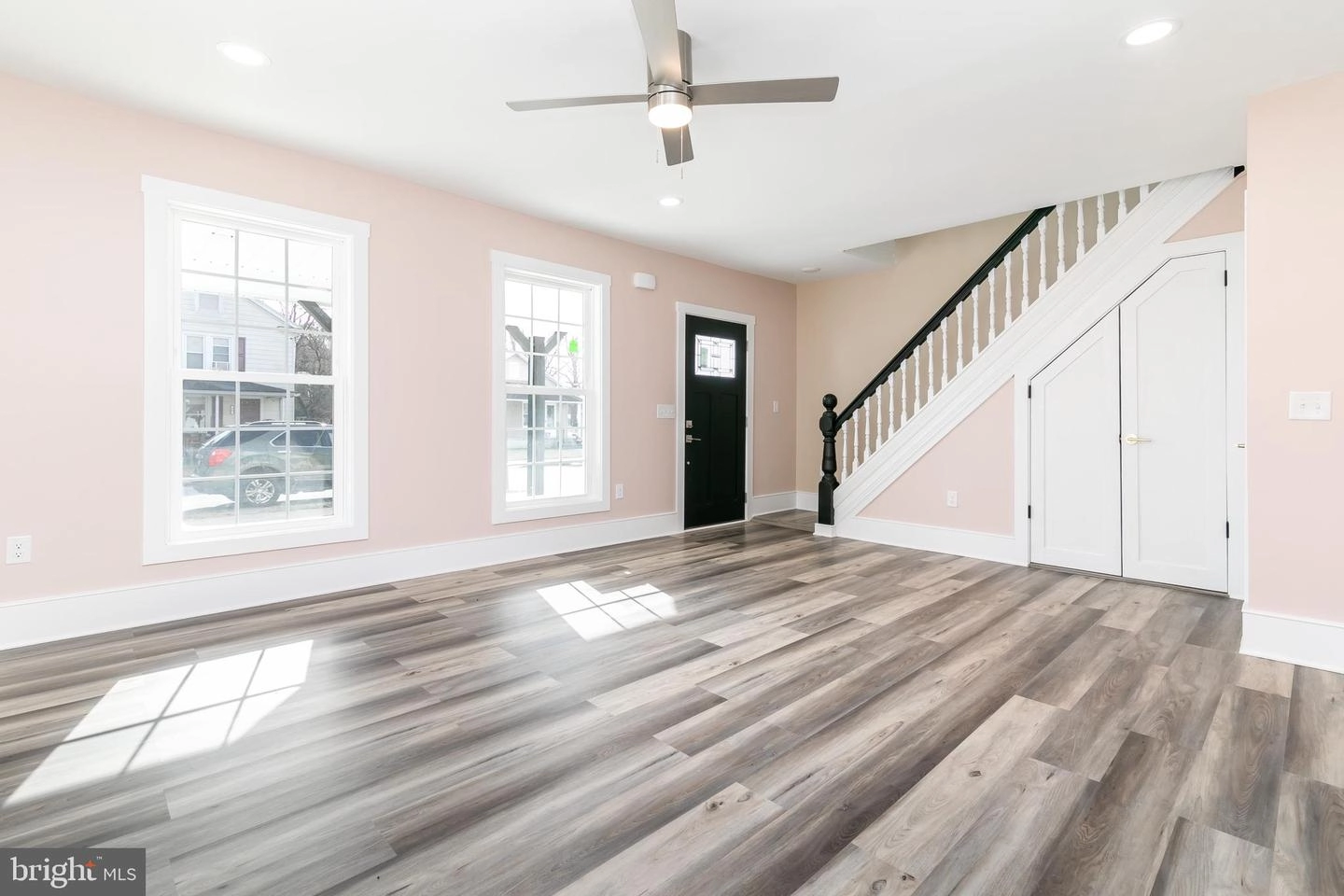 Living - 202 Taylor Ave, Hurlock, MD 21643 photo 2 of 5