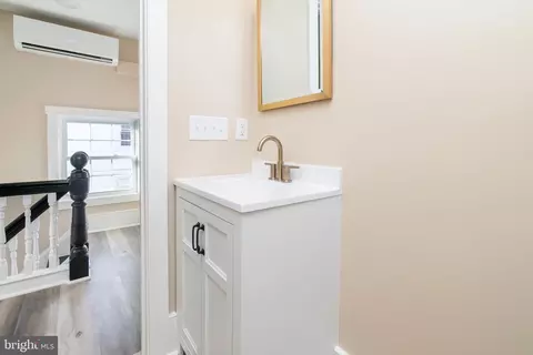 Entry Way - 202 Taylor Ave, Hurlock, MD 21643 photo 3 of 9