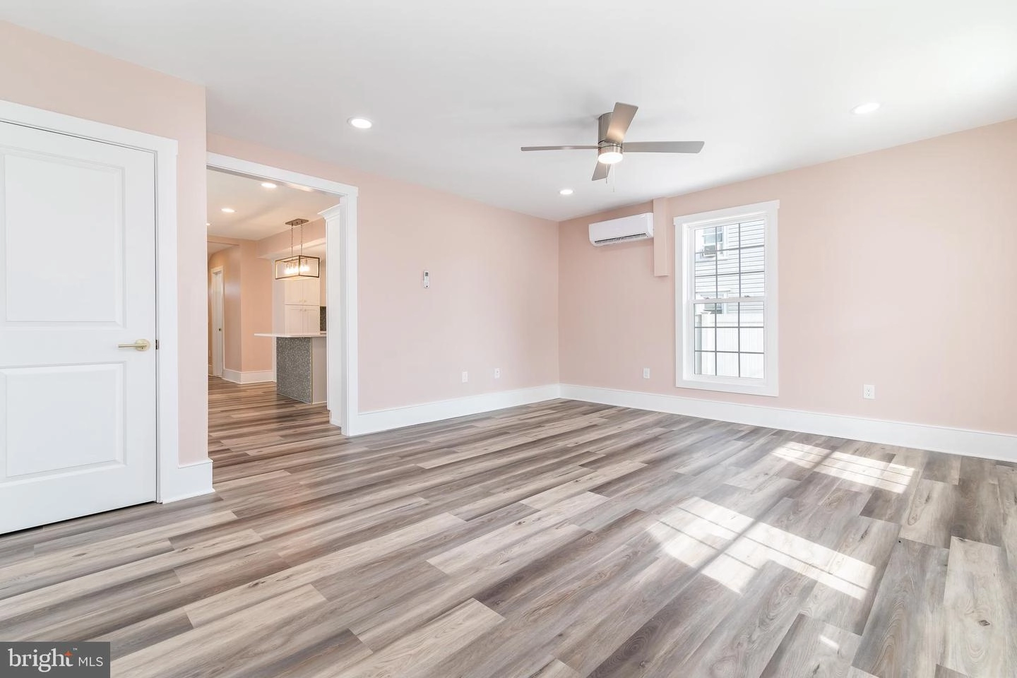 Living - 202 Taylor Ave, Hurlock, MD 21643 photo 3 of 5