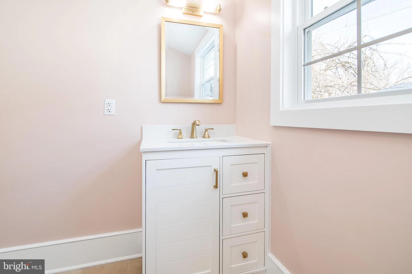 Bath - 202 Taylor Ave, Hurlock, MD 21643 photo 2 of 8