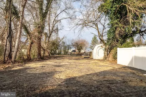 Exterior - 202 Taylor Ave, Hurlock, MD 21643 photo 4 of 5