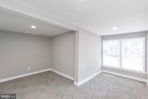 Living - 519 Pine St, Cambridge, MD 21613 photo 2 of 3