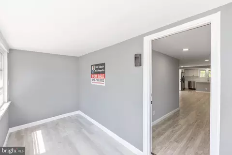 Entry Way - 519 Pine St, Cambridge, MD 21613 photo 8 of 8