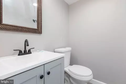 Entry Way - 519 Pine St, Cambridge, MD 21613 photo 6 of 8