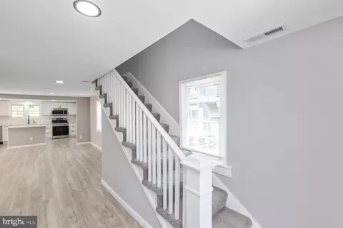 Entry Way - 519 Pine St, Cambridge, MD 21613 photo 2 of 8