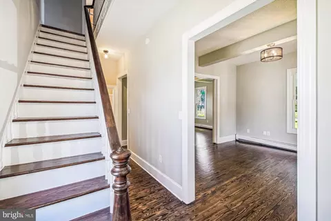 327 W End Ave, Cambridge, MD 21613 photo 2