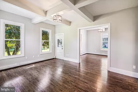 327 W End Ave, Cambridge, MD 21613 photo 3