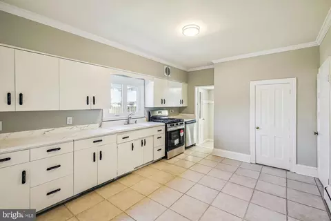 327 W End Ave, Cambridge, MD 21613 photo 9