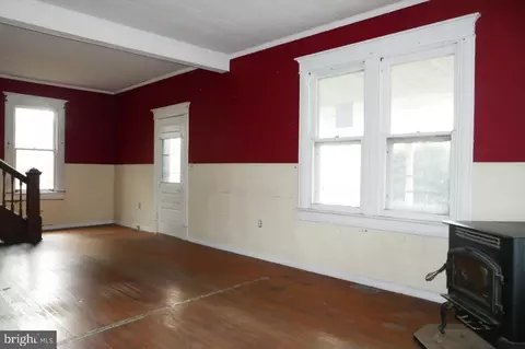 Living - 415 S Main St, Hurlock, MD 21643 photo 1 of 2