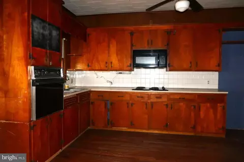 Entry Way - 415 S Main St, Hurlock, MD 21643 photo 1 of 1