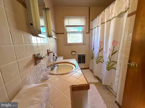 Bath - 1326 Bell Ln, Woolford, MD 21677 photo 2 of 2