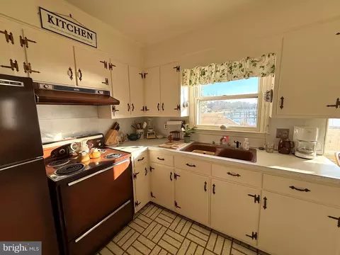 Kitchen - 1326 Bell Ln, Woolford, MD 21677 photo 2 of 3