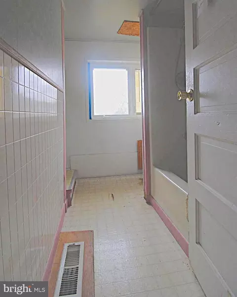 218 S Main St, Hurlock, MD 21643 photo 21