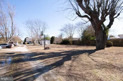 Exterior - 202 Killarney Rd, Cambridge, MD 21613 photo 5 of 9