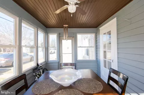 Exterior - 202 Killarney Rd, Cambridge, MD 21613 photo 4 of 9