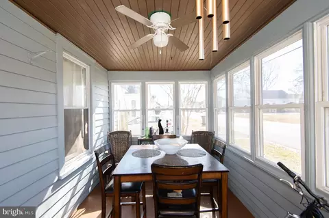 Exterior - 202 Killarney Rd, Cambridge, MD 21613 photo 3 of 9