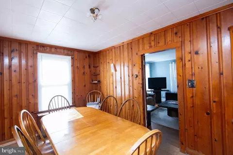 Dining - 202 Killarney Rd, Cambridge, MD 21613 photo 3 of 5