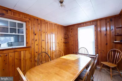 Dining - 202 Killarney Rd, Cambridge, MD 21613 photo 2 of 5