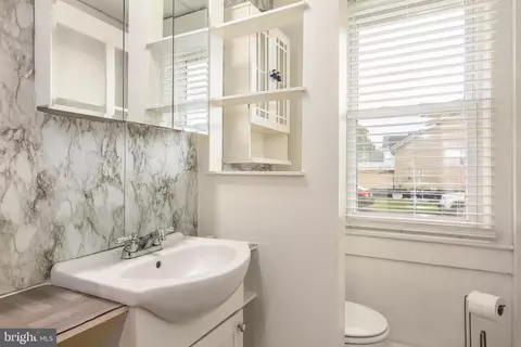 Bath - 201 Washington St, Cambridge, MD 21613 photo 1 of 1