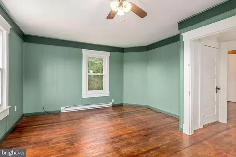 Living - 201 Washington St, Cambridge, MD 21613 photo 5 of 5