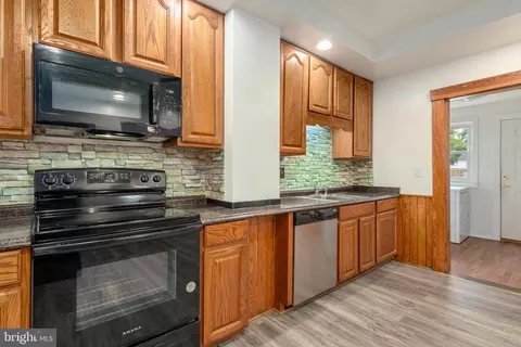 Kitchen - 201 Washington St, Cambridge, MD 21613 photo 3 of 3