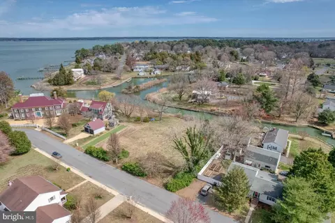 E S Harris Drive E, Cambridge, MD 21613