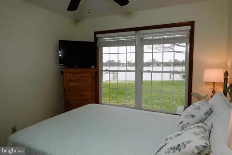 Bedroom - 1604 Deep Point Rd, Woolford, MD 21677 photo 7 of 8