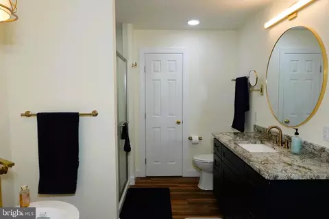 Bath - 1604 Deep Point Rd, Woolford, MD 21677 photo 1 of 5
