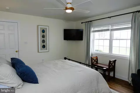 Bedroom - 1604 Deep Point Rd, Woolford, MD 21677 photo 3 of 8