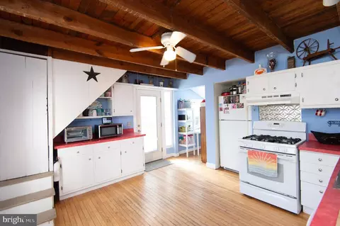 Entry Way - 202 Choptank Ave, Cambridge, MD 21613 photo 4 of 7
