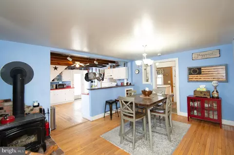 Entry Way - 202 Choptank Ave, Cambridge, MD 21613 photo 2 of 7