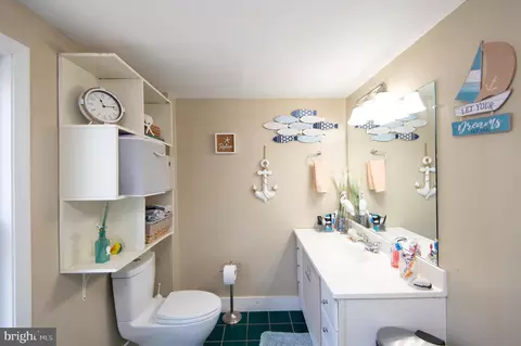 Bath - 202 Choptank Ave, Cambridge, MD 21613 photo 2 of 3