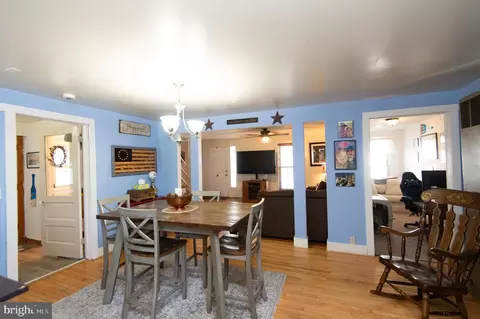 Dining - 202 Choptank Ave, Cambridge, MD 21613 photo 1 of 3