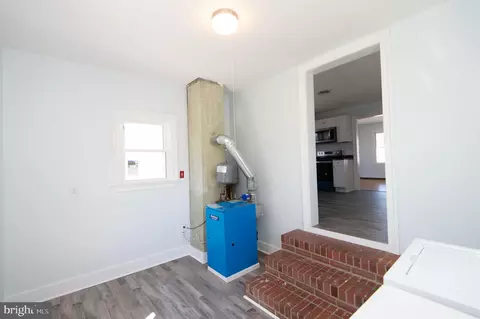 Entry Way - 412 E Appleby Ave, Cambridge, MD 21613 photo 4 of 8