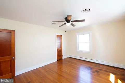 Bedroom - 412 E Appleby Ave, Cambridge, MD 21613 photo 2 of 11