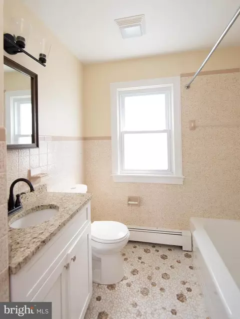 Bath - 412 E Appleby Ave, Cambridge, MD 21613 photo 1 of 1