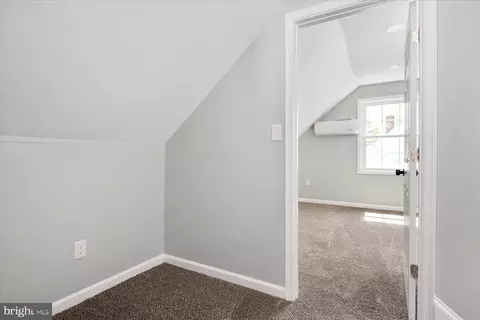 Entry Way - 7 Oak St, Cambridge, MD 21613 photo 4 of 4