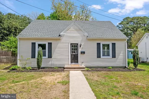 Exterior - 7 Oak St, Cambridge, MD 21613 photo 1 of 3