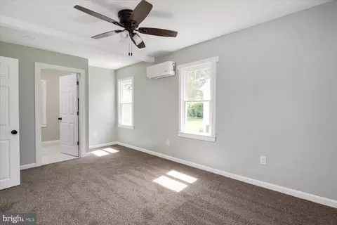 Entry Way - 7 Oak St, Cambridge, MD 21613 photo 2 of 4