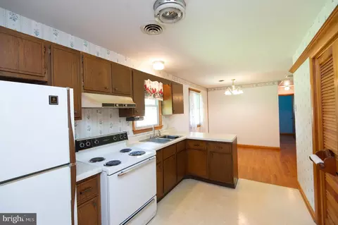 Kitchen - 4736 Egypt Rd, Cambridge, MD 21613 photo 2 of 2