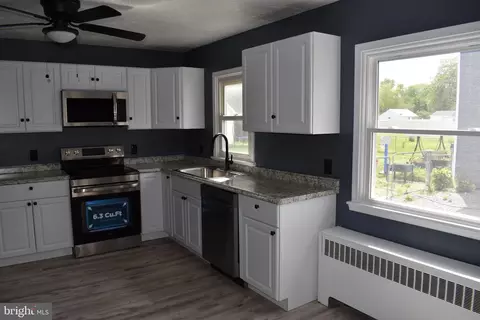 Kitchen - 402 Bayly Ave, Cambridge, MD 21613 photo 1 of 1