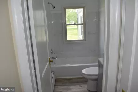 Entry Way - 402 Bayly Ave, Cambridge, MD 21613 photo 3 of 5