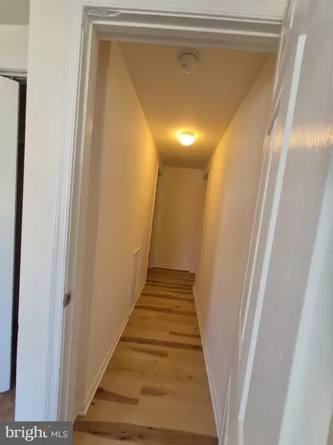 Entry Way - 816 Center St, Cambridge, MD 21613 photo 2 of 4