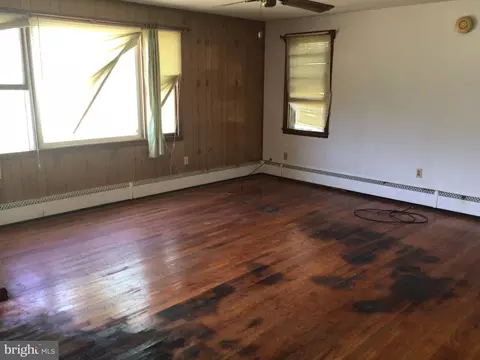 Living - 4915 Harrison Ferry Rd, Hurlock, MD 21643 photo 1 of 5