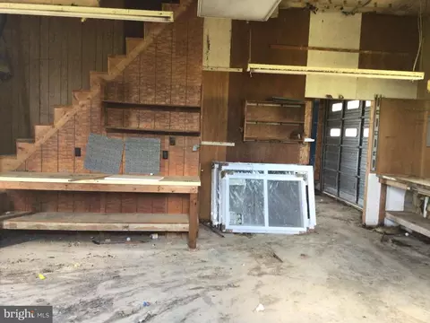 Entry Way - 4915 Harrison Ferry Rd, Hurlock, MD 21643 photo 6 of 6