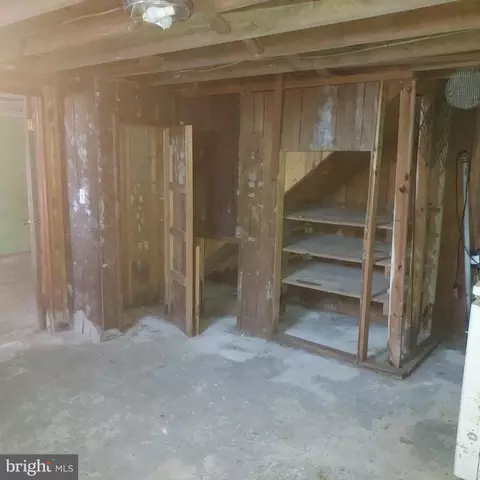 Entry Way - 4915 Harrison Ferry Rd, Hurlock, MD 21643 photo 3 of 6